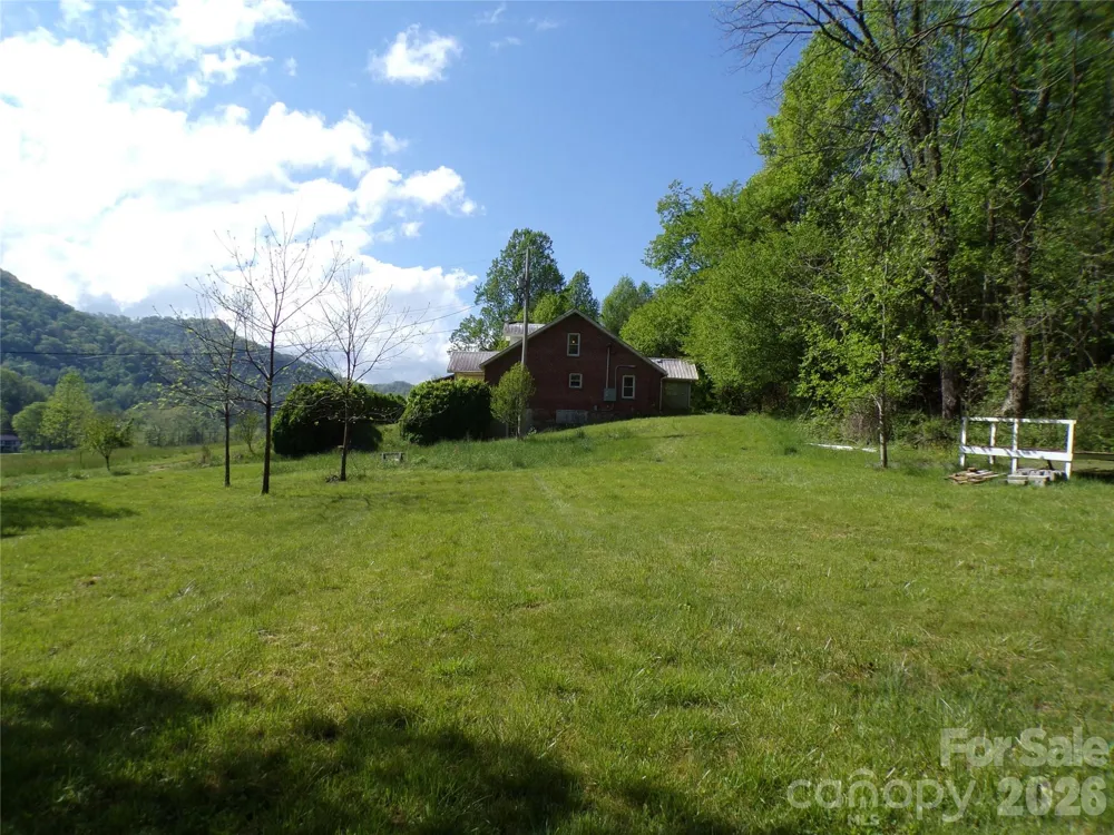 145 Kirks Drive Hot Springs, NC 28743
