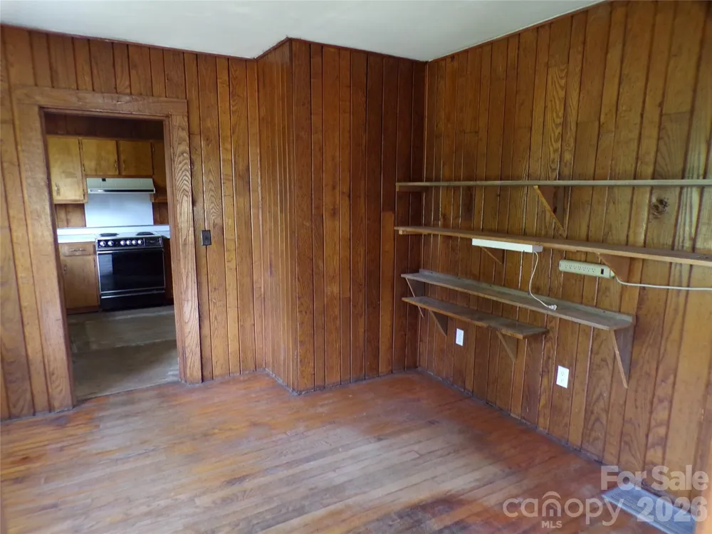 145 Kirks Drive Hot Springs, NC 28743