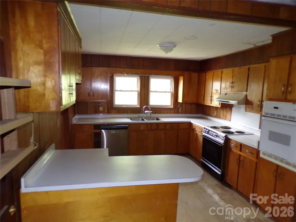 145 Kirks Drive Hot Springs, NC 28743