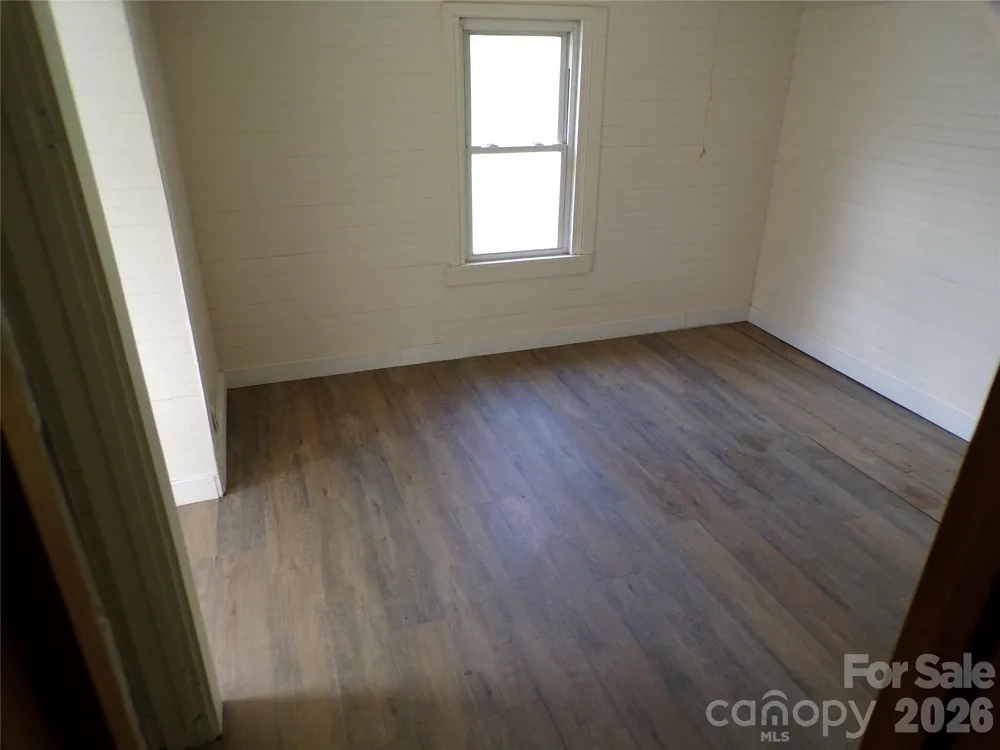 145 Kirks Drive Hot Springs, NC 28743