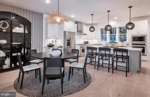 39 CHAUCER COURT #11602