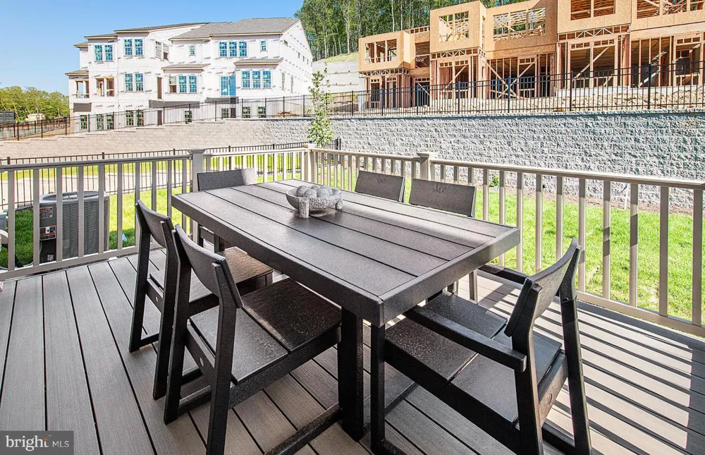 39 CHAUCER COURT #11602 Levittown, PA 19057