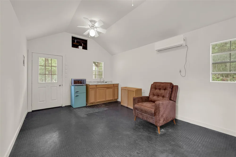 1919 Ole Long Pull Road Livingston, TX 77351
