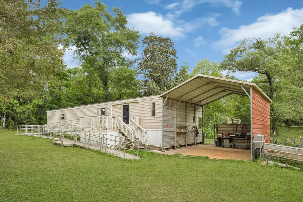 1919 Ole Long Pull Road Livingston, TX 77351
