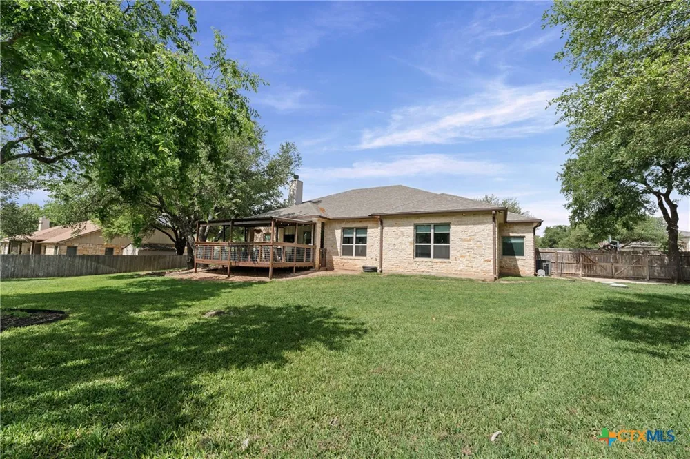 1006 Deer Crossing Salado, TX 76571