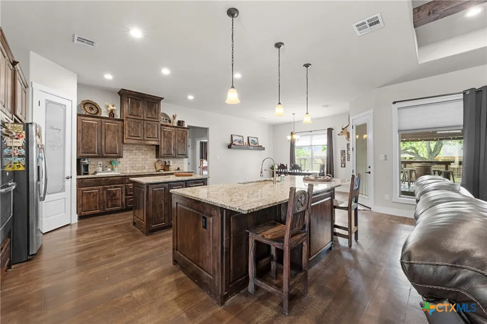 1006 Deer Crossing Salado, TX 76571