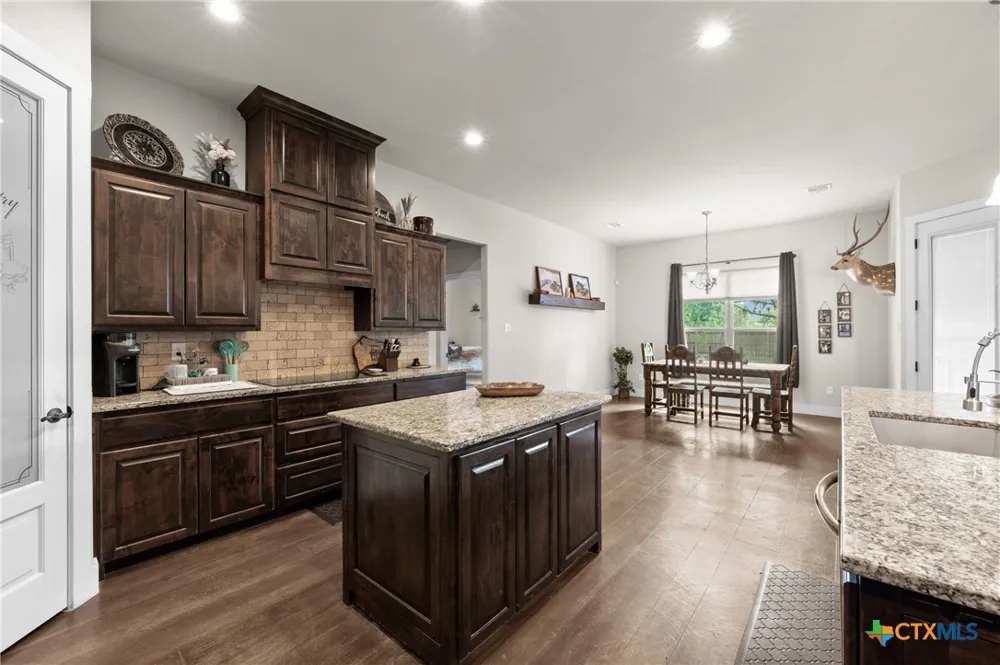 1006 Deer Crossing Salado, TX 76571