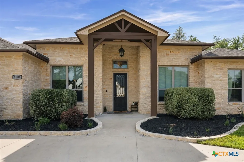 1006 Deer Crossing Salado, TX 76571