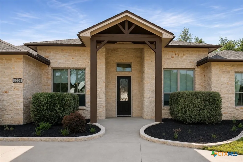 1006 Deer Crossing Salado, TX 76571