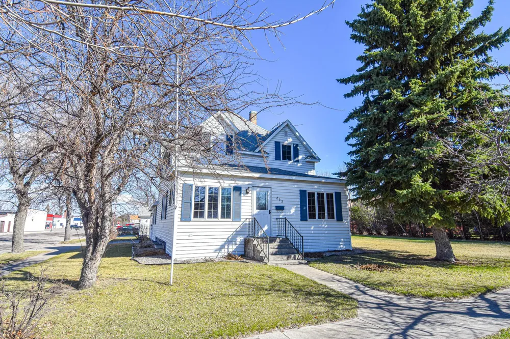 203 E Fletcher Avenue Warren, MN 56762