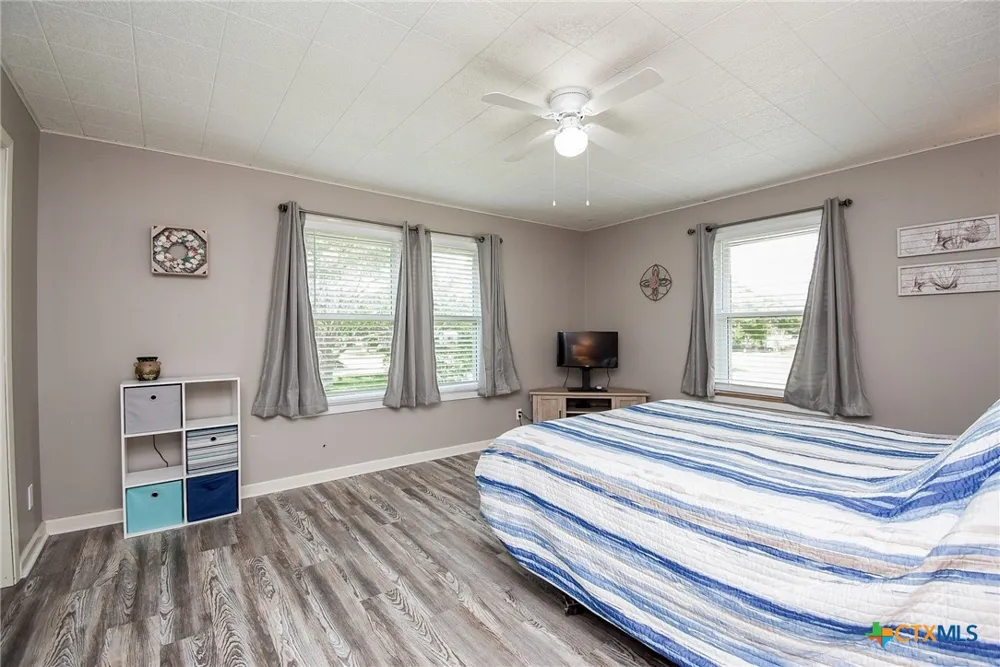 225 Swallow Drive Palacios, TX 77465