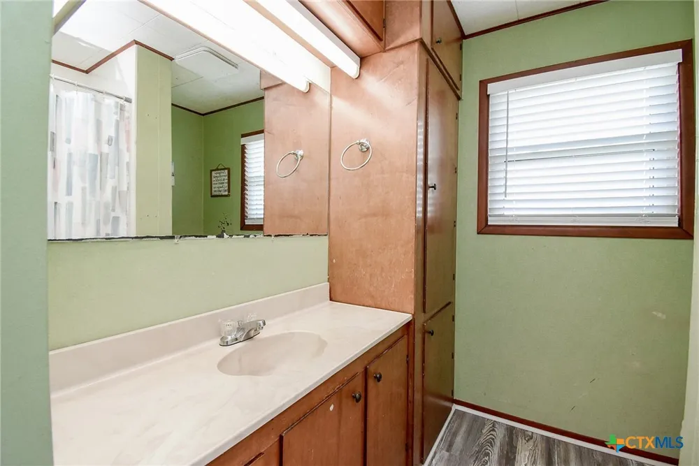 225 Swallow Drive Palacios, TX 77465