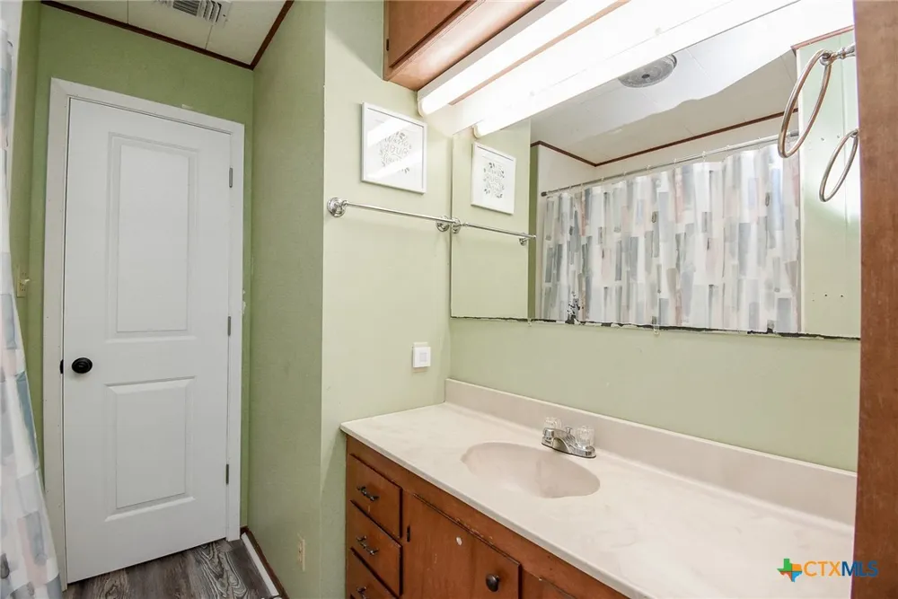 225 Swallow Drive Palacios, TX 77465