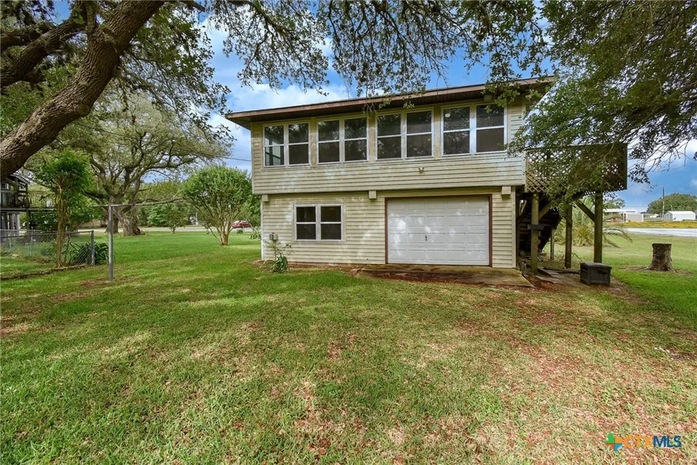 225 Swallow Drive Palacios, TX 77465