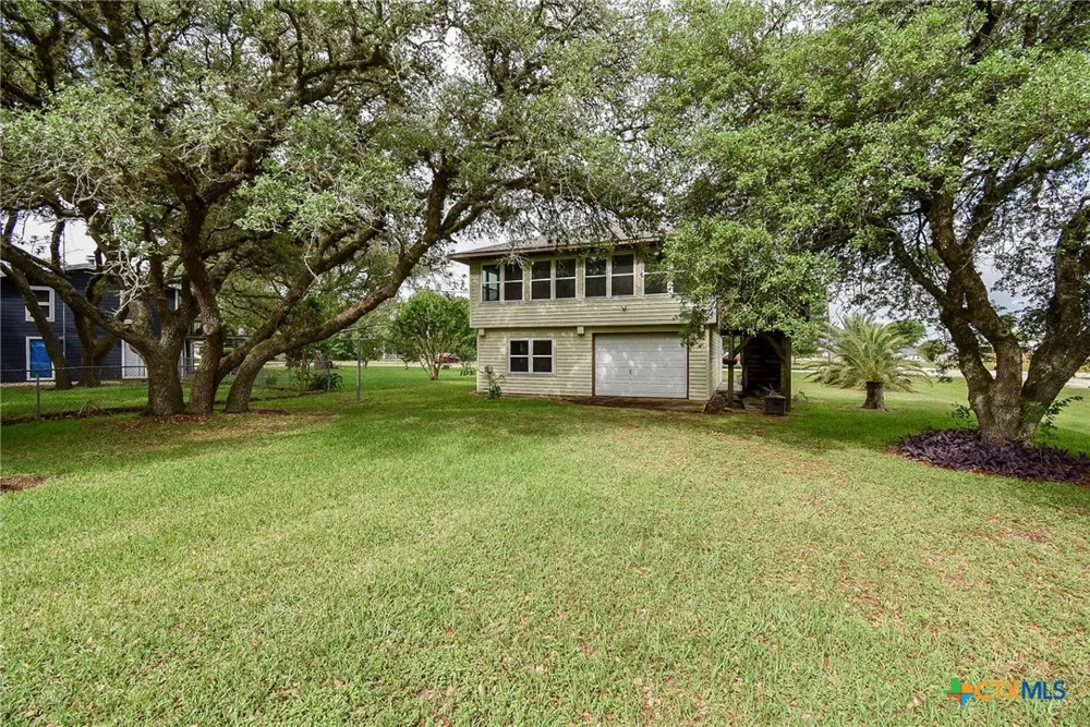 225 Swallow Drive Palacios, TX 77465
