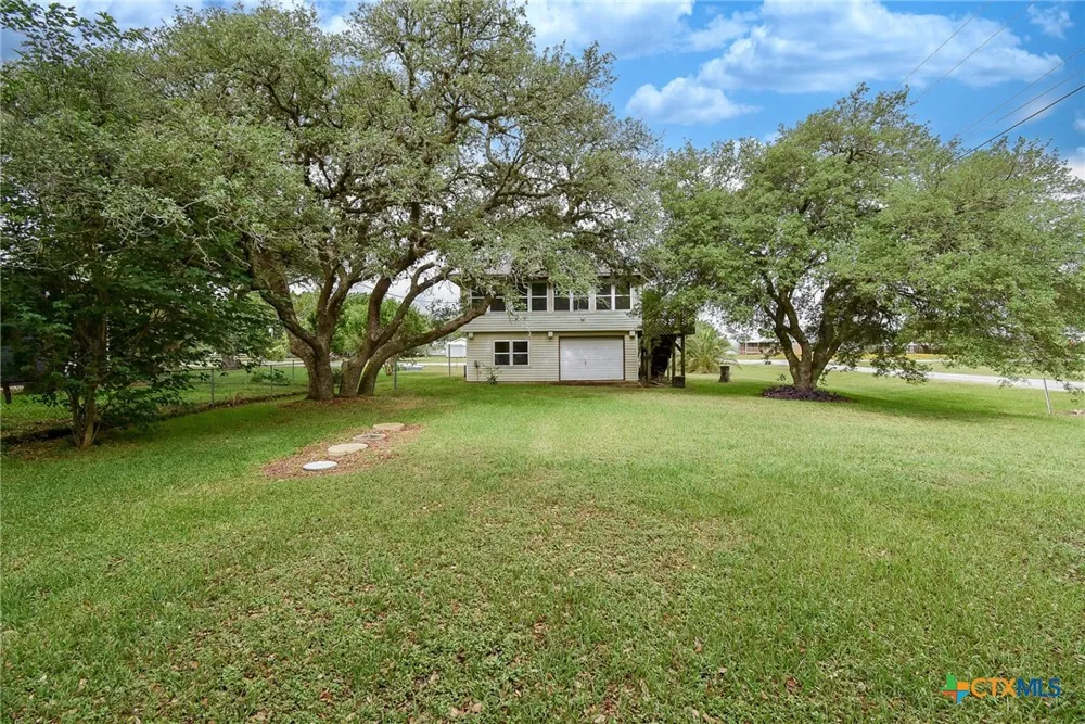 225 Swallow Drive Palacios, TX 77465