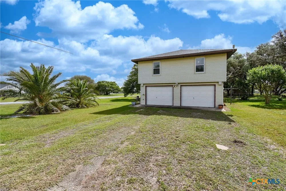 225 Swallow Drive Palacios, TX 77465