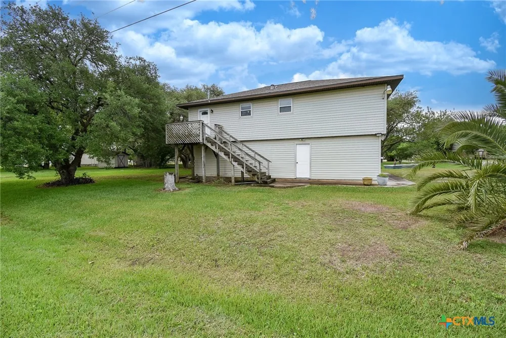 225 Swallow Drive Palacios, TX 77465