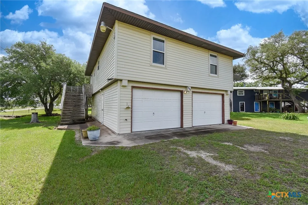 225 Swallow Drive Palacios, TX 77465