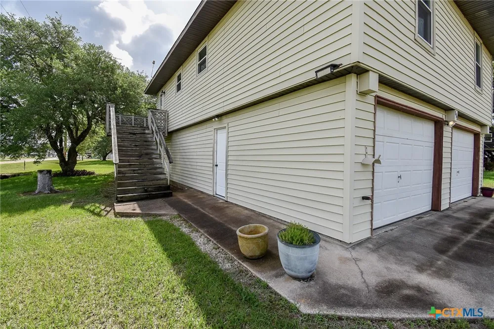 225 Swallow Drive Palacios, TX 77465