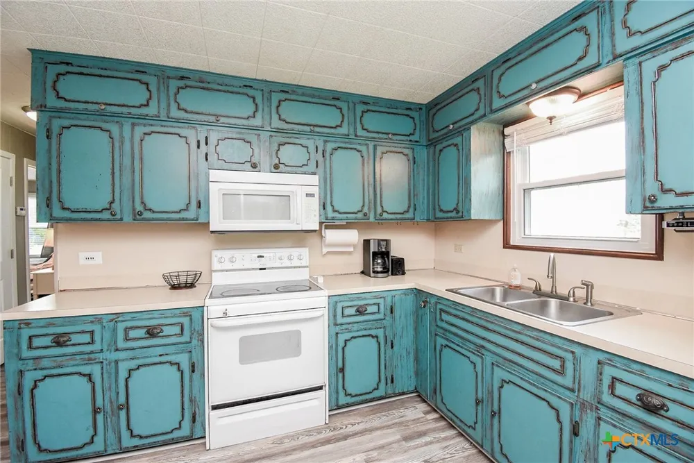 225 Swallow Drive Palacios, TX 77465