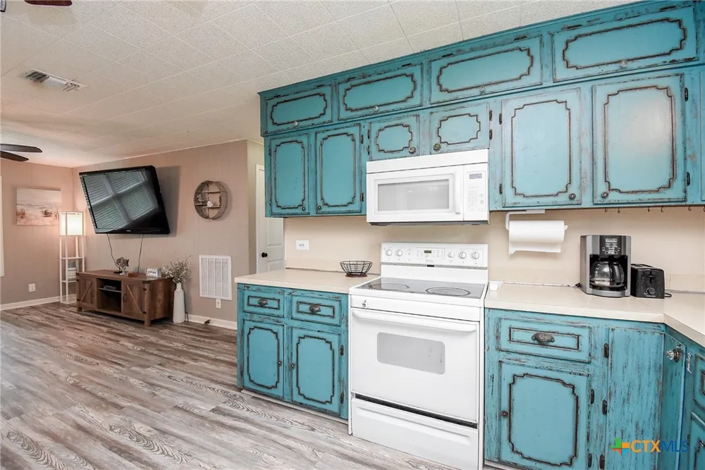 225 Swallow Drive Palacios, TX 77465