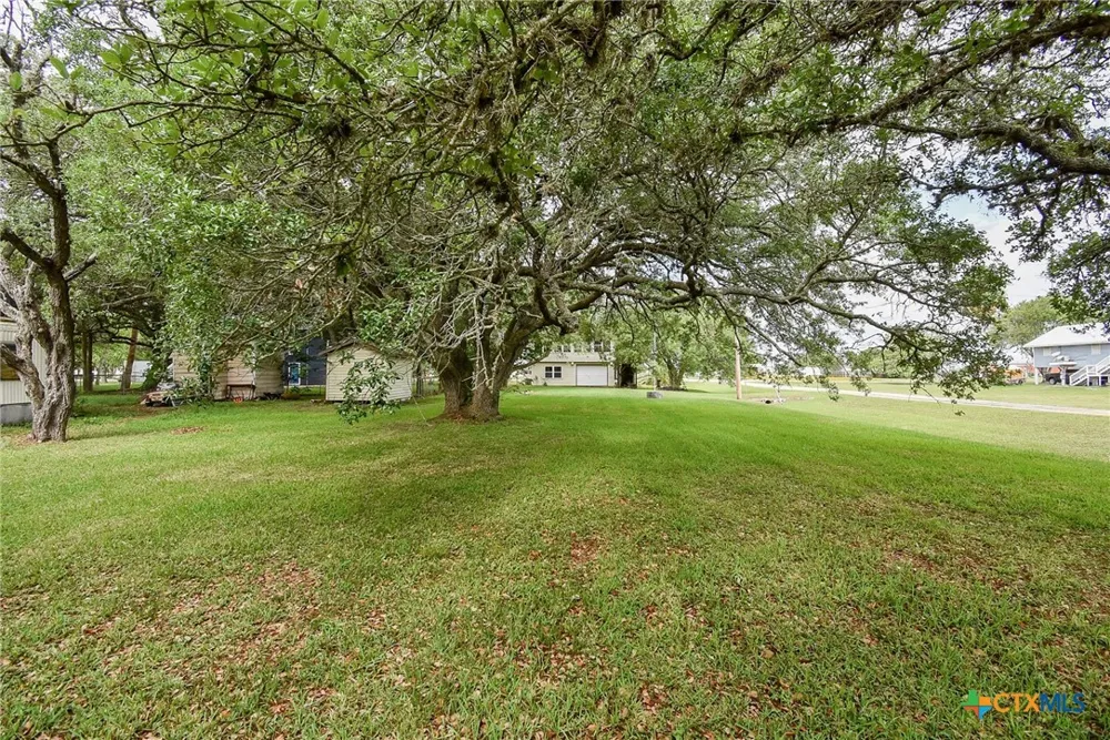 225 Swallow Drive Palacios, TX 77465