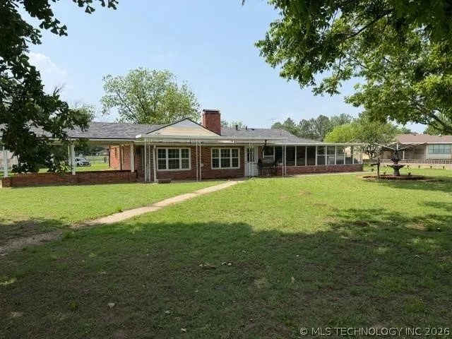 202 Sooner Holdenville, OK 74848