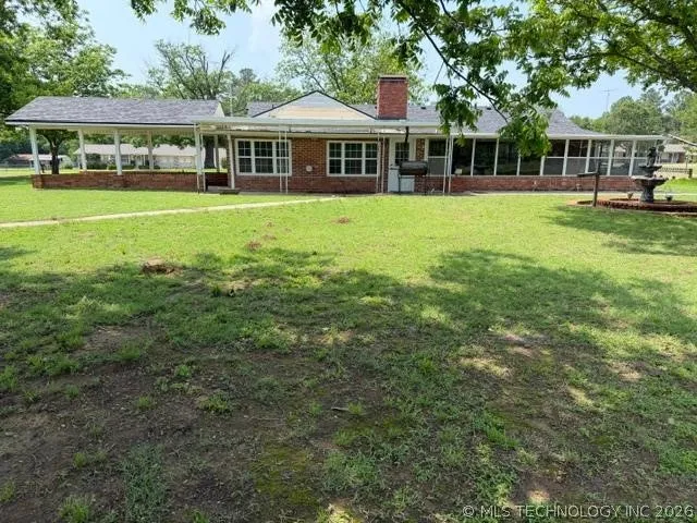 202 Sooner Holdenville, OK 74848