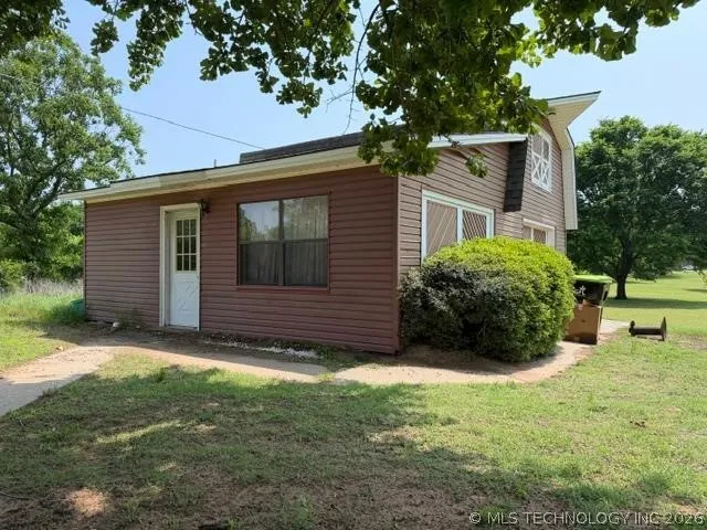 202 Sooner Holdenville, OK 74848