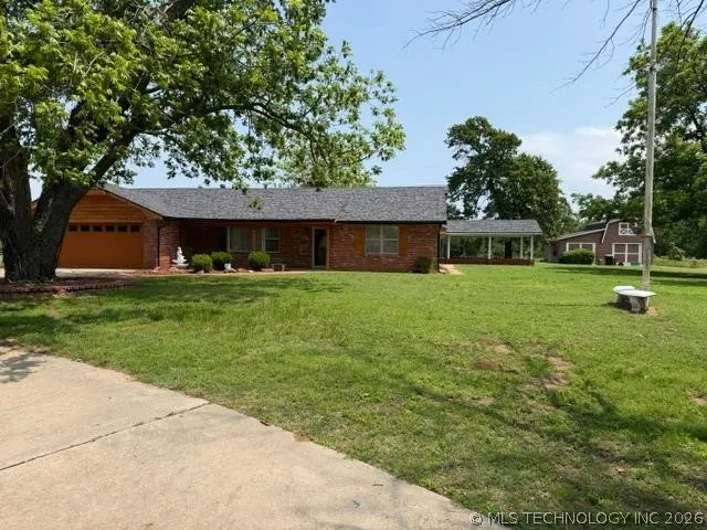 202 Sooner Holdenville, OK 74848