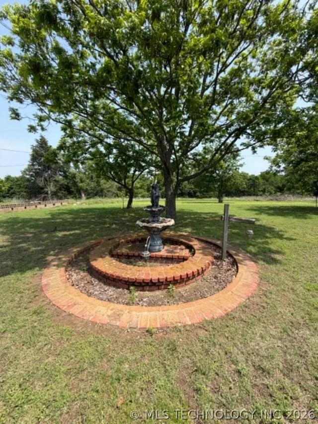 202 Sooner Holdenville, OK 74848