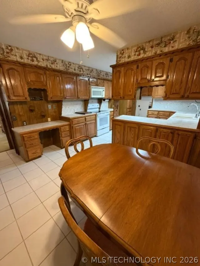 202 Sooner Holdenville, OK 74848