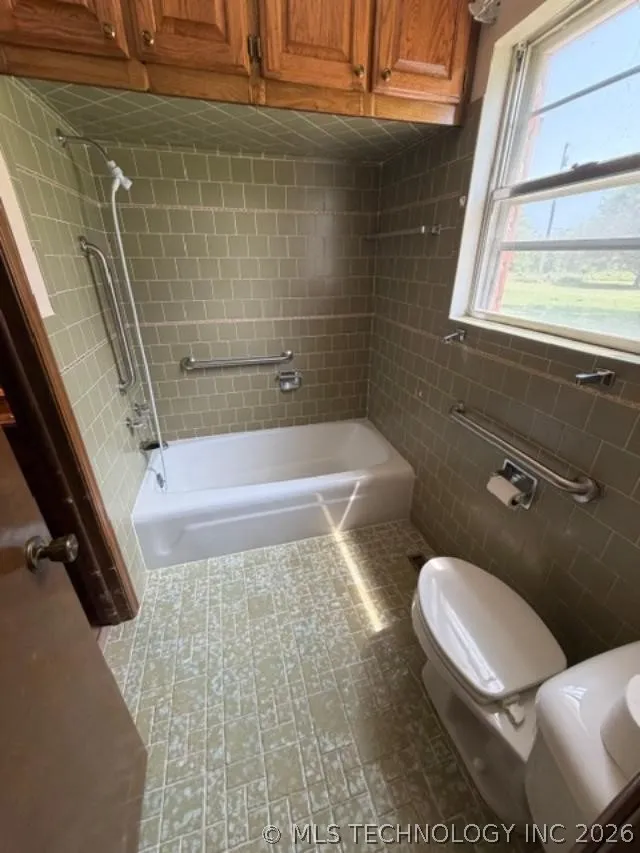 202 Sooner Holdenville, OK 74848