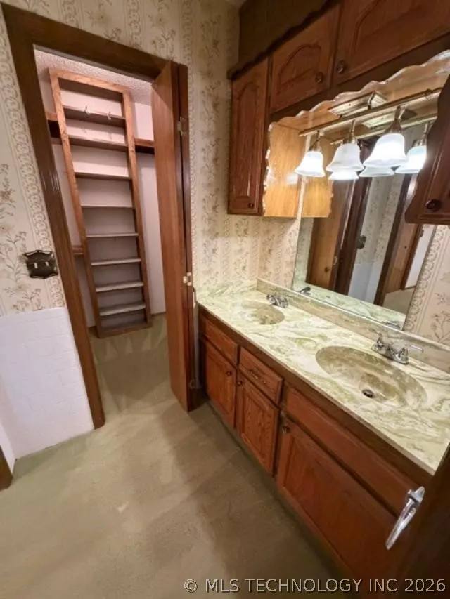 202 Sooner Holdenville, OK 74848