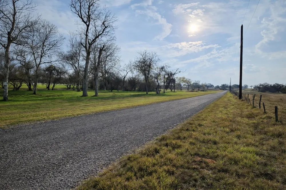 1655 County Road 412 Stockdale, TX 78160