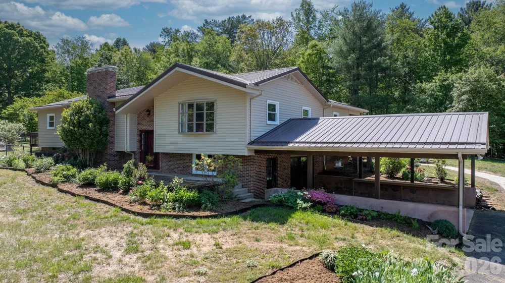 2113 White Pine Drive Granite Falls, NC 28638