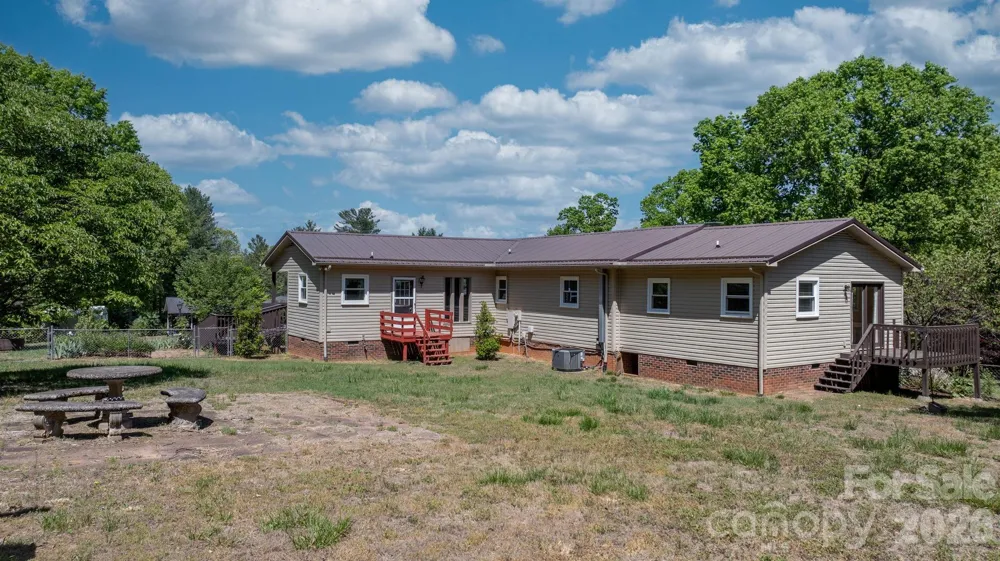 2113 White Pine Drive Granite Falls, NC 28638