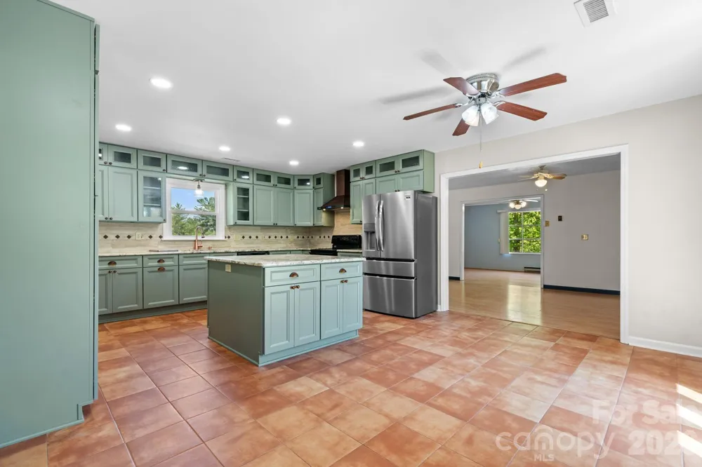 2113 White Pine Drive Granite Falls, NC 28638