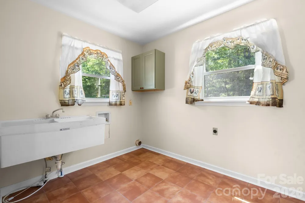 2113 White Pine Drive Granite Falls, NC 28638