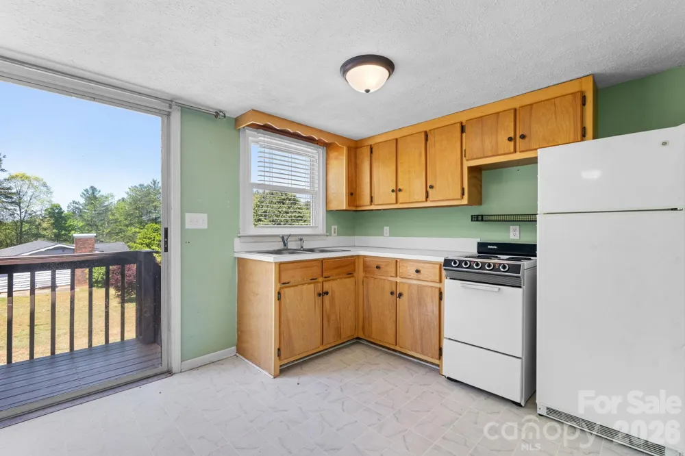 2113 White Pine Drive Granite Falls, NC 28638
