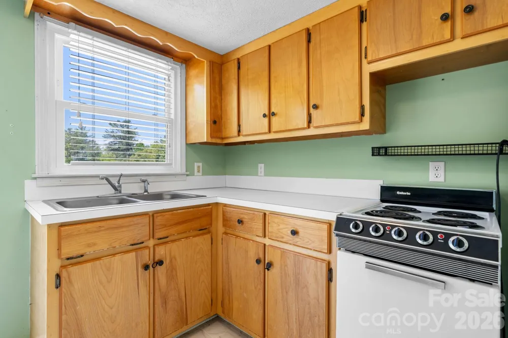 2113 White Pine Drive Granite Falls, NC 28638