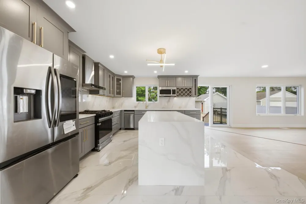 136 Udall Road West Islip, NY 11795