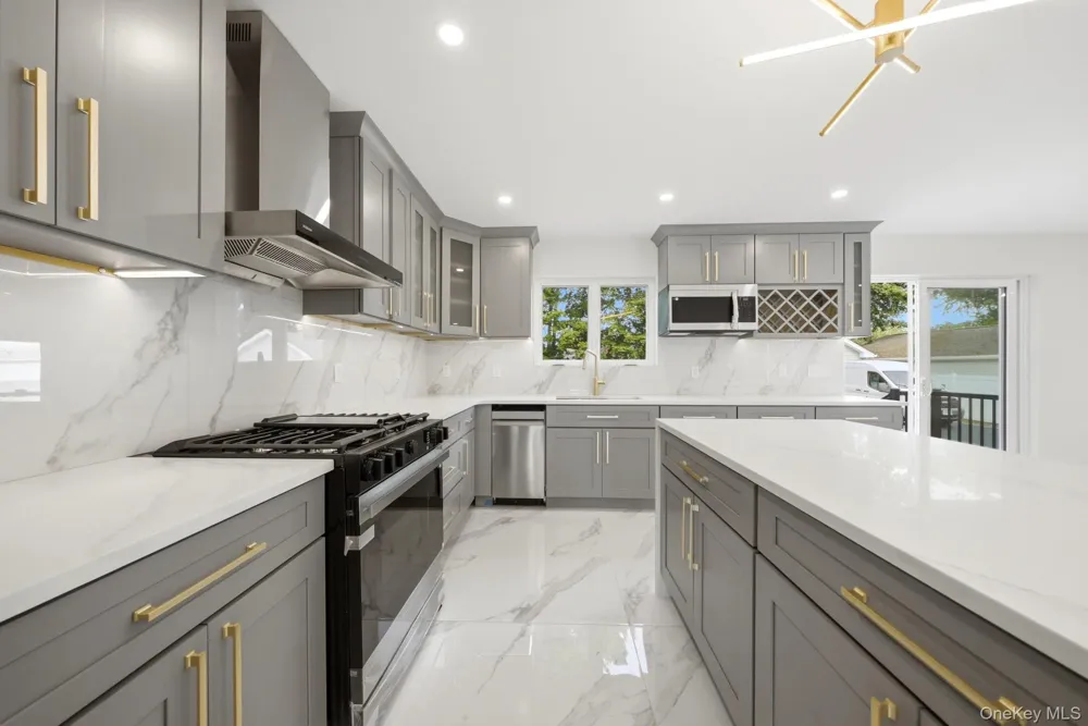 136 Udall Road West Islip, NY 11795