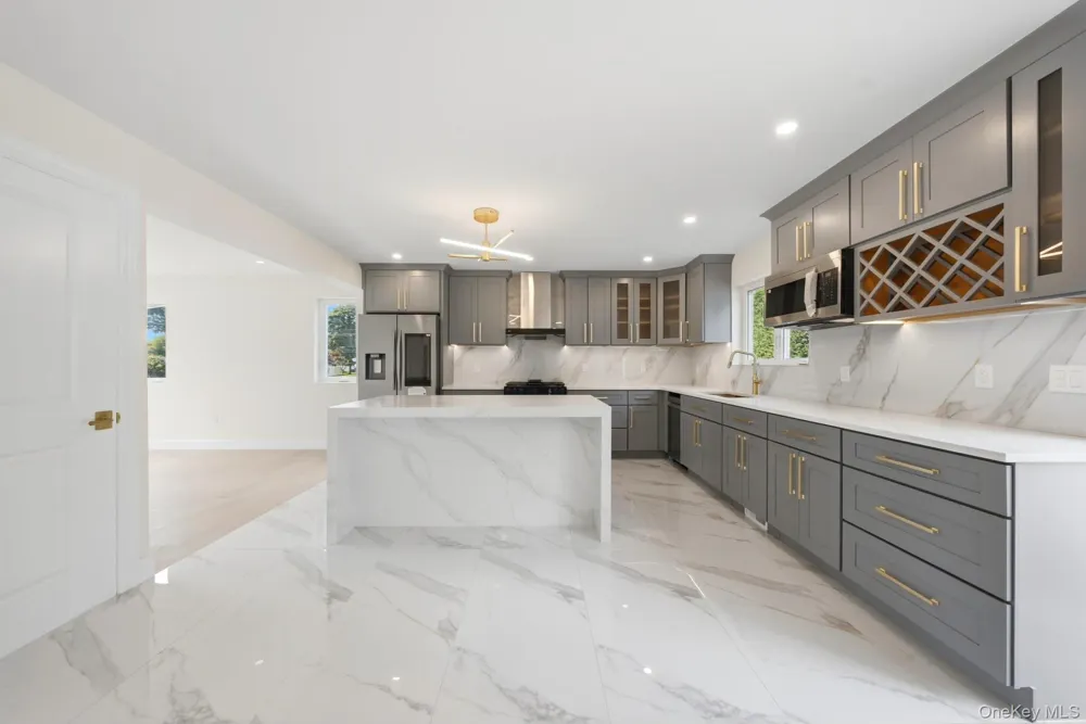 136 Udall Road West Islip, NY 11795