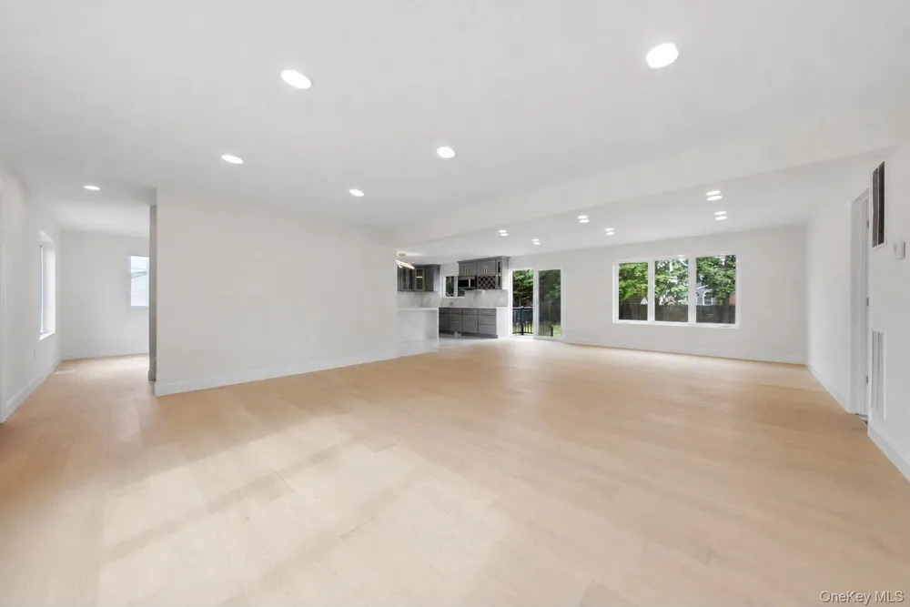 136 Udall Road West Islip, NY 11795