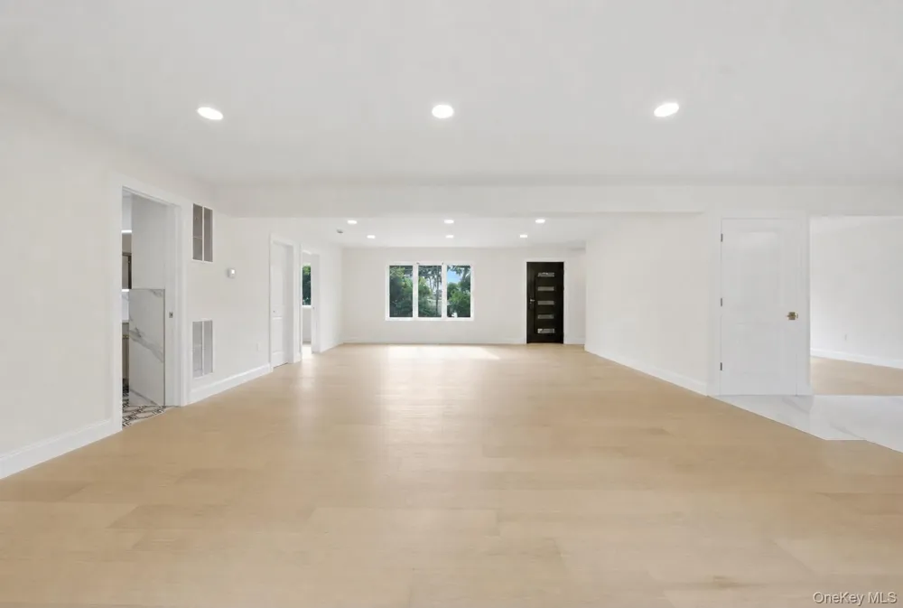 136 Udall Road West Islip, NY 11795