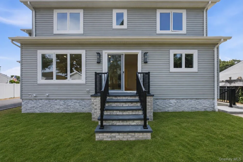 136 Udall Road West Islip, NY 11795