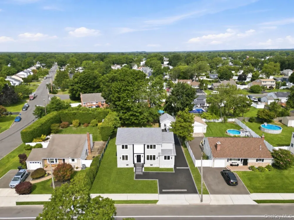 136 Udall Road West Islip, NY 11795