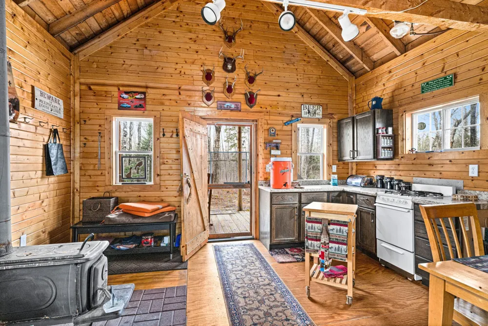 4598 McAlpine Spur Road Two Harbors, MN 55616
